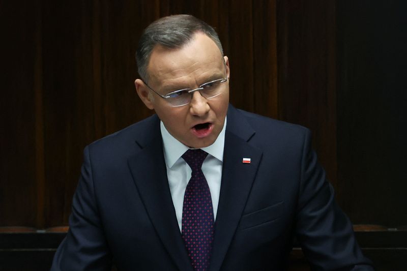 &copy; Reuters. Presidente da Polônia, Andrzej Duda, discursa em sessão do recém-eleito Parlamento polonês, em Varsóvia
13/11/2023 REUTERS/Kacper Pempel