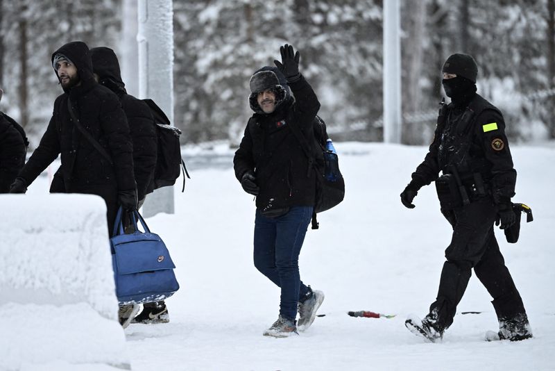 Finlandia espera la llegada de más solicitantes de asilo procedentes de Rusia: primer ministro