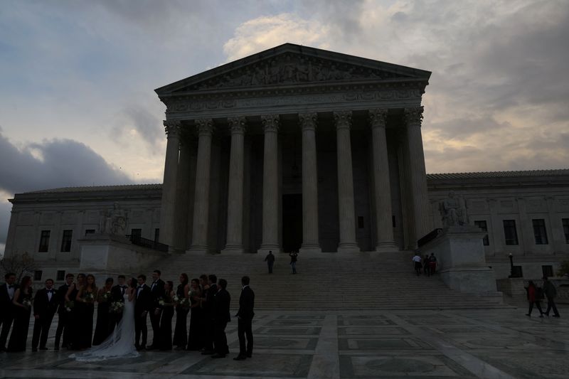 &copy; Reuters. The sun sets on the U.S. Supreme Court building after a stormy day in Washington, U.S., November 11, 2022. REUTERS/Leah Millis/File Photo