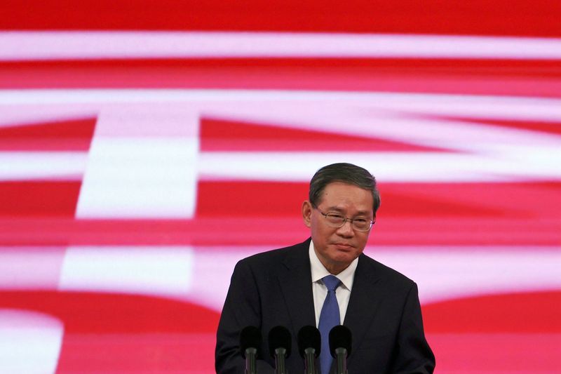 &copy; Reuters. El primer ministro chino Li Qiang pronuncia el discurso de apertura de la primera Exposición Internacional de la Cadena de Suministro de China (CISCE) en Pekín, China, el 28 de noviembre de 2023. REUTERS/Florence Lo