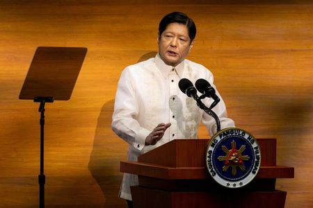 Philippine government, rebels agree to peace negotiations By Reuters