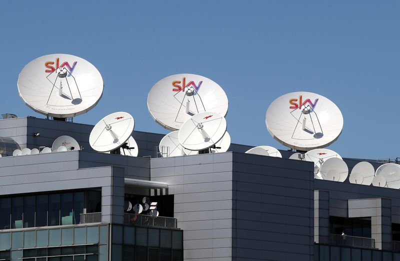 &copy; Reuters. Sky parabolic antennas  are seen on roof of the Sky Italia buildings on the outskirts of Milan, Italy, April 27, 2016.  REUTERS/ Stefano Rellandini/File Photo