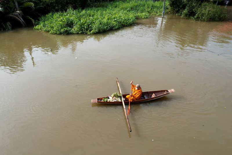 Thais give digital spin to ancient 'floating basket' festival