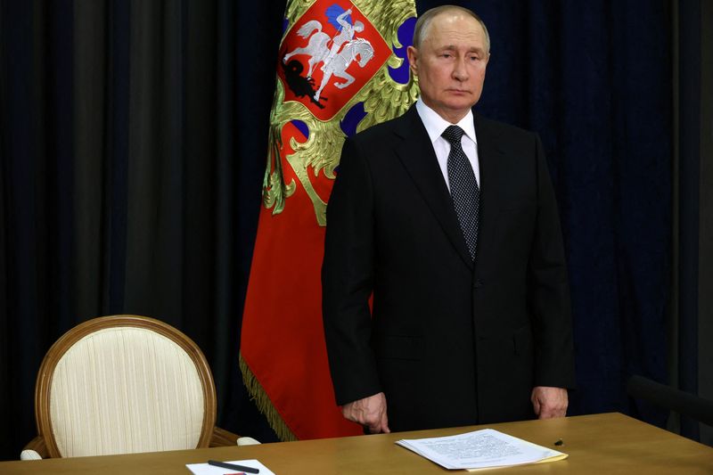 &copy; Reuters. الرئيس الروسي فلاديمير بوتين يحضر جلسة في مجلس الشعب الروسي العالمي في سوتشي يوم الثلاثاء. صورة لرويترز من وكالة سبوتنيك للأنباء.