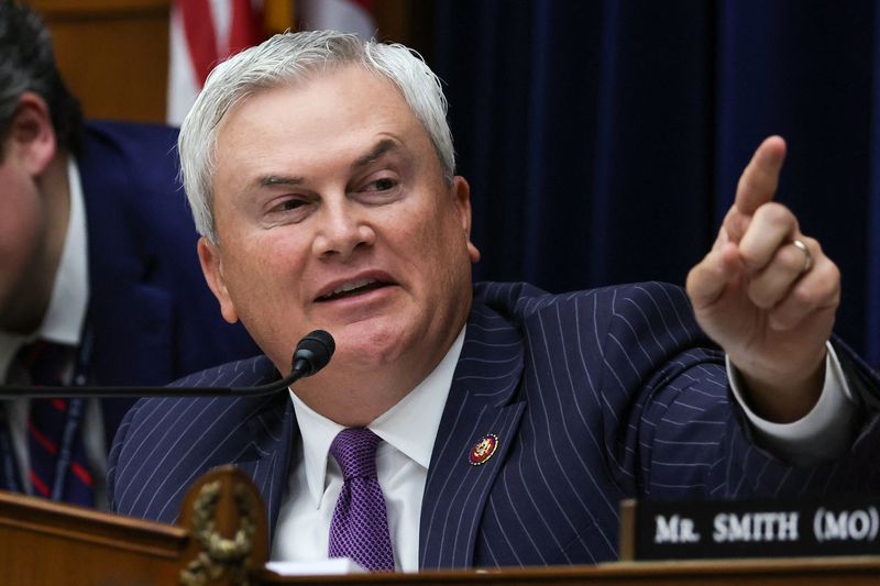 &copy; Reuters. Chairman James Comer (R-KY) gestures as he speaks during a House Oversight and Accountability Committee impeachment inquiry hearing into U.S. President Joe Biden, focused on his son Hunter Biden's foreign business dealings, on Capitol Hill in Washington, 