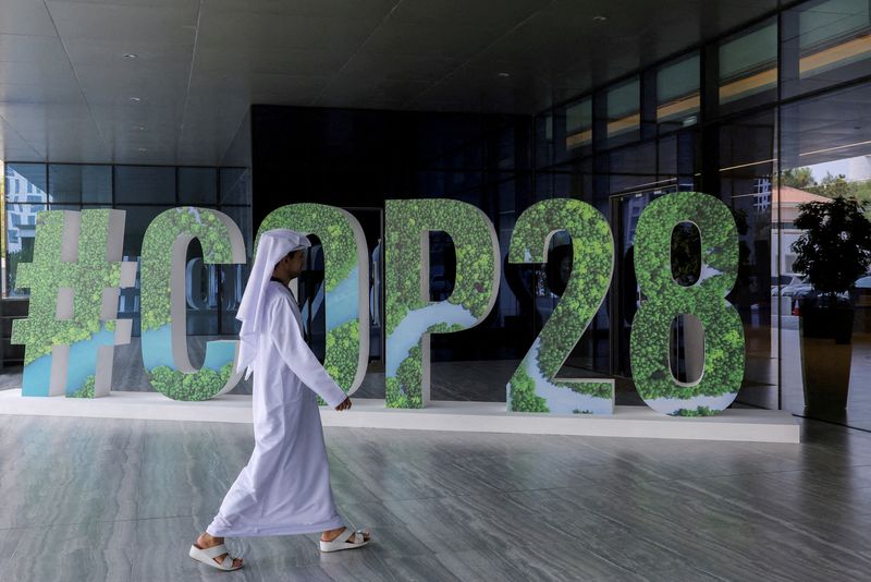 &copy; Reuters. アラブ首長国連邦（ＵＡＥ）で開催される第２８回国連気候変動枠組み条約締約国会議（ＣＯＰ２８）の諮問委員会は、気候変動対策資金を確保するため、二酸化炭素（ＣＯ２）を排出する
