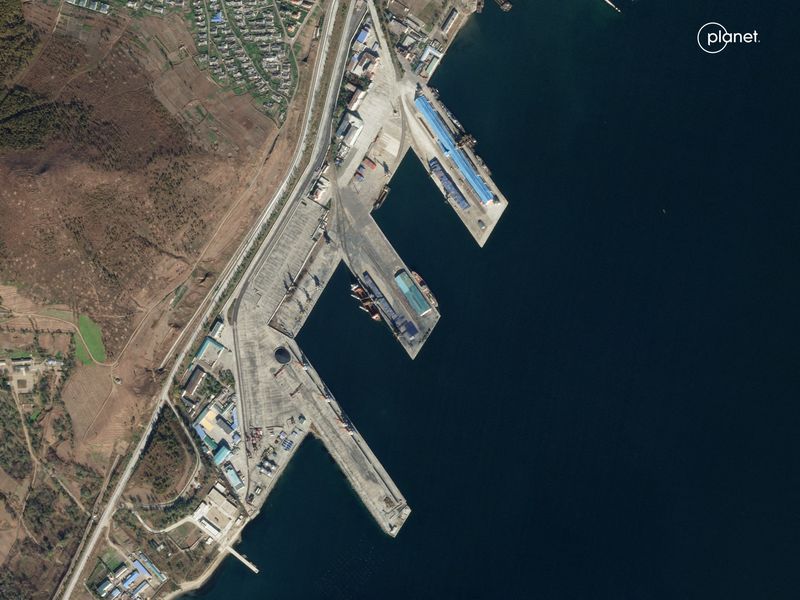 © Reuters. A satellite image shows a port in Rason, North Korea, October 27, 2023. Planet Labs Pbc/Handout via REUTERS