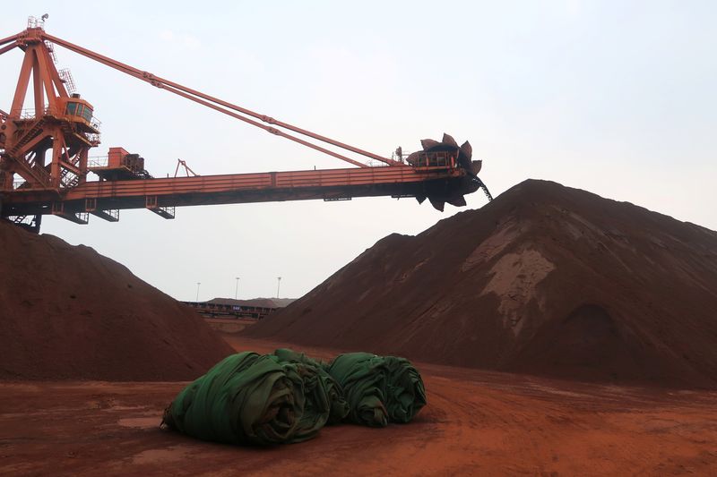 &copy; Reuters. Minério de ferro no porto de Dalian, China