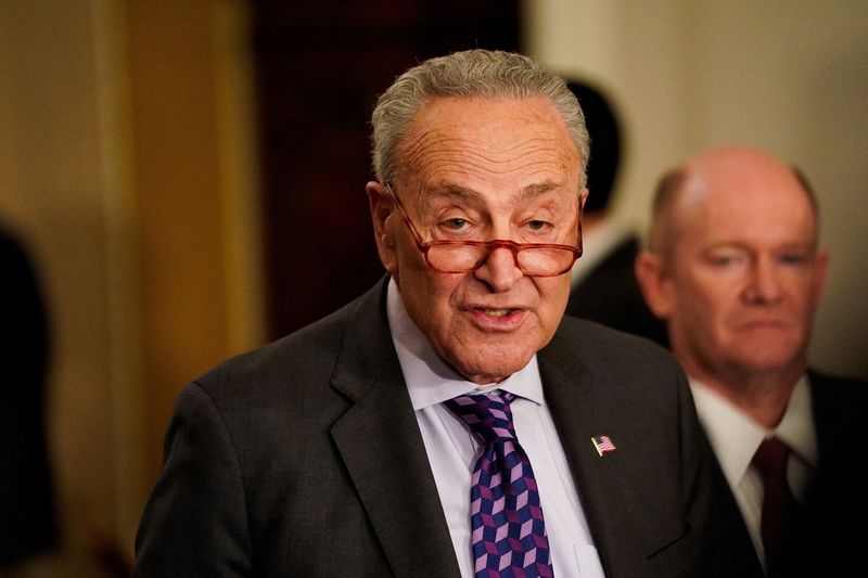 El senador demócrata estadounidense Chuck Schumer advierte sobre auge del antisemitismo