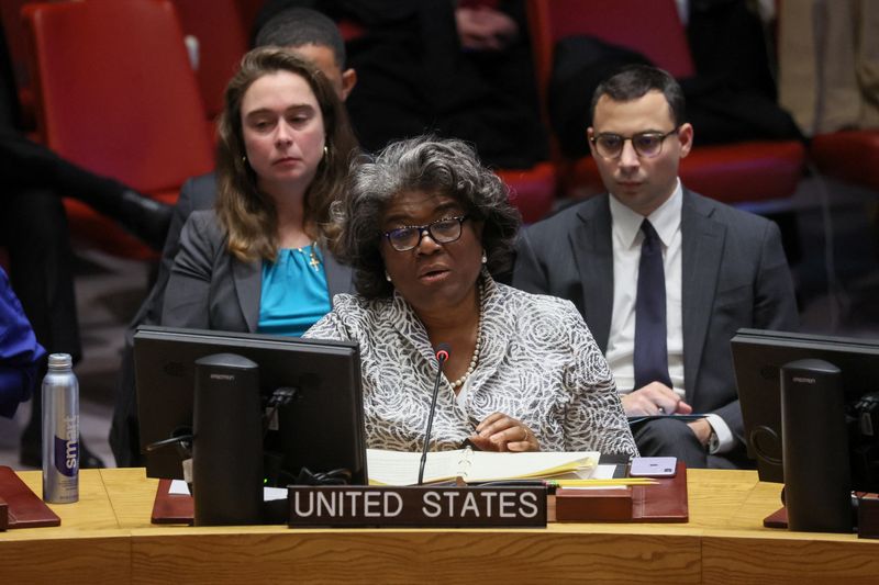 &copy; Reuters. السفيرة الأمريكية لدى الأمم المتحدة ليندا توماس جرينفيلد خلال اجتماع مجلس الأمن التابع للأمم المتحدة بشأن الصراع الدائر بين إسرائيل وحركة 