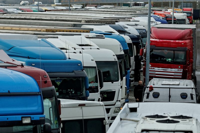 Slovak truckers to block Ukraine crossing, joining Polish protests