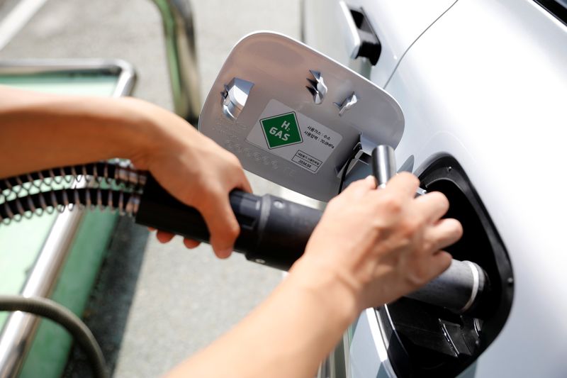 &copy; Reuters. Abastecimento de carro com hidrogênio na Coreia do Sul
13/08/2019
REUTERS/Kim Hong-Ji