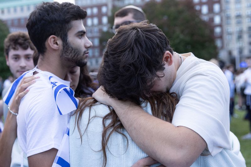 &copy; Reuters. Estudantes pró-Israel participam de ato em apoio a Israel na Universidade de Columbia, em Nova York
11/10/2023
REUTERS/Jeenah Moon