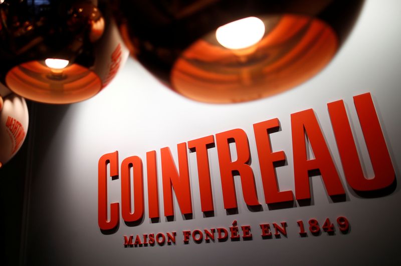 &copy; Reuters. Photo du logo de la liqueur Cointreau dans la distillerie du groupe Remy Cointreau à Saint-Barthélemy-d'Anjou. /Photo prise le 8 février 2019/REUTERS/Stéphane Mahé