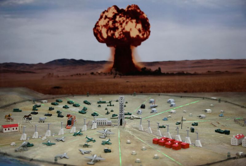 © Reuters. A view shows a model of a nuclear test at the museum of the Semipalatinsk Test Site, one of the main locations for nuclear testing in the Soviet Union, in the town of Kurchatov in the Abai Region, Kazakhstan November 7, 2023. REUTERS/Pavel Mikheyev