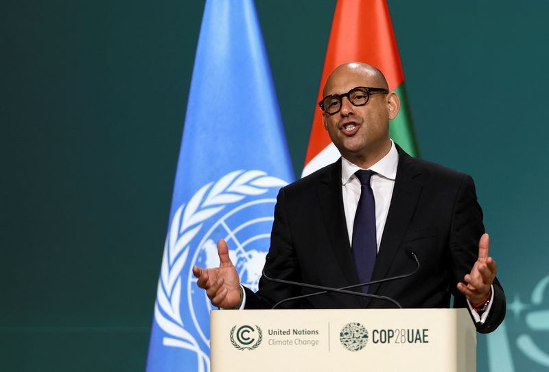 &copy; Reuters. Il Segretario esecutivo della Convenzione quadro delle Nazioni unite sui cambiamenti climatici (Unfccc) Simon Stiell durante l'apertura della Conferenza delle Nazioni unite sui cambiamenti climatici (Cop28) a Dubai, negli Emirati Arabi Uniti, 30 novembre 