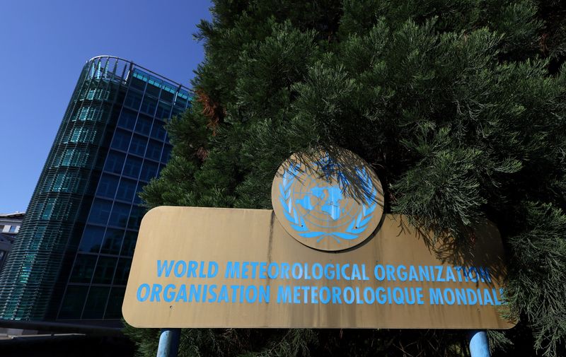 &copy; Reuters. شعار المنظمة العالمية للأرصاد الجوية التابعة للأمم المتحدة خارج المقر الرئيسي في جنيف في صورة من أرشيف رويترز. 