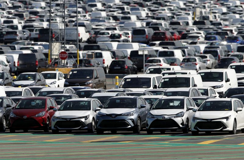 &copy; Reuters. De voitures neuves de l'usine Toyota Motor Manufacturing France, à Onnaing. /Photo prise le 21 avril 2020/REUTERS/Pascal Rossignol