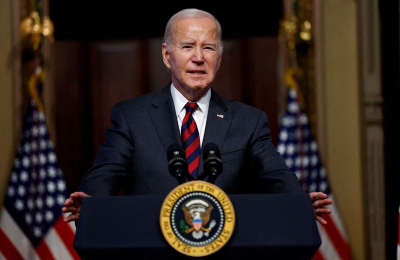 &copy; Reuters. U.S. President Joe Biden speaks In the Indian Treaty Room of the Eisenhower Executive Office Building at the White House complex in Washington, U.S., November 27, 2023. REUTERS/Evelyn Hockstein/File Photo