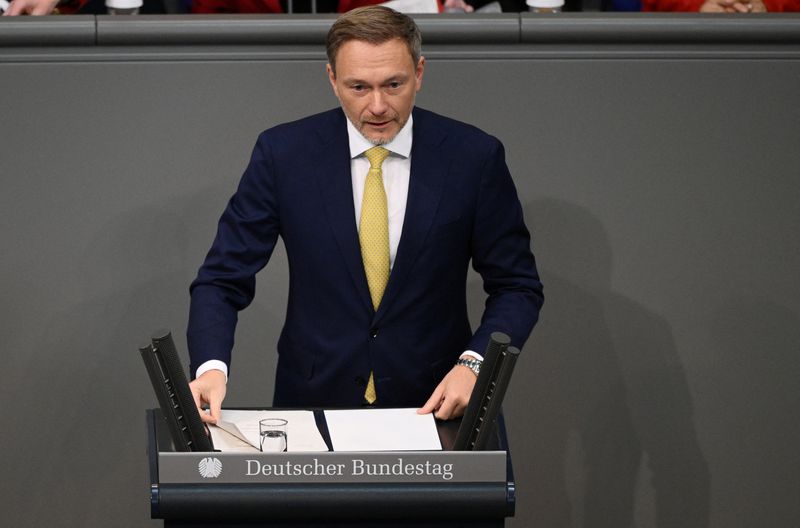 &copy; Reuters. German Finance Minister Christian Lindner speaks during a plenum session of the lower house of parliament Bundestag, in Berlin, Germany, December 1, 2023. REUTERS/Annegret Hilse