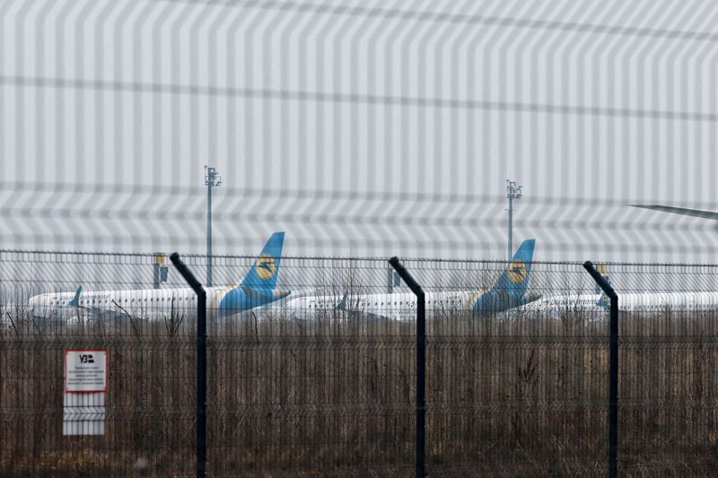 &copy; Reuters. FILE PHOTO: Parked planes are seen at Boryspil International Airport after Russia invaded Ukraine on February 24, 2022. REUTERS/Umit Bektas/File Photo