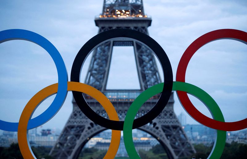 &copy; Reuters. FILE PHOTO: Olympic rings to celebrate the IOC official announcement that Paris won the 2024 Olympic bid are seen in front of the Eiffel Tower at the Trocadero square in Paris, France, September 14, 2017.   REUTERS/Christian Hartmann/File Photo/File Photo