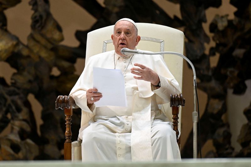 &copy; Reuters. البابا فرنسيس بابا الفاتيكان خلال إلقاء العظة لأسبوعية في الفاتيكان يوم 29 نوفمبر تشرين الثاني 2023. صورة حصلت عليها رويترز من المكتب الإعلامي