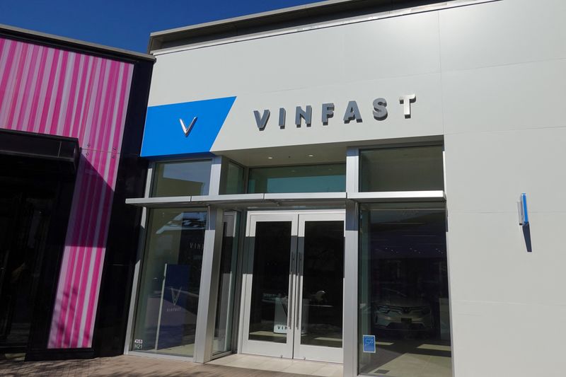 &copy; Reuters. FILE PHOTO: A Vinfast electric vehicle store is shown at one of the company's retail locations in San Diego, California, U.S.,October 20, 2023.     REUTERS/Mike Blake/File Photo