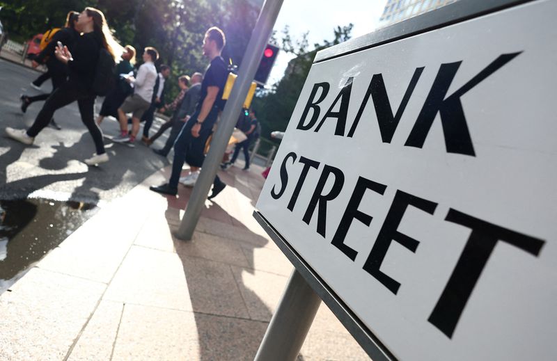 Global banks face negative outlook, property stress in 2024 – Moody’s