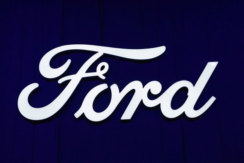 © Reuters. FILE PHOTO: A Ford logo is seen during the New York International Auto Show, in Manhattan, New York City, U.S., April 5, 2023. REUTERS/David 'Dee' Delgado/File Photo