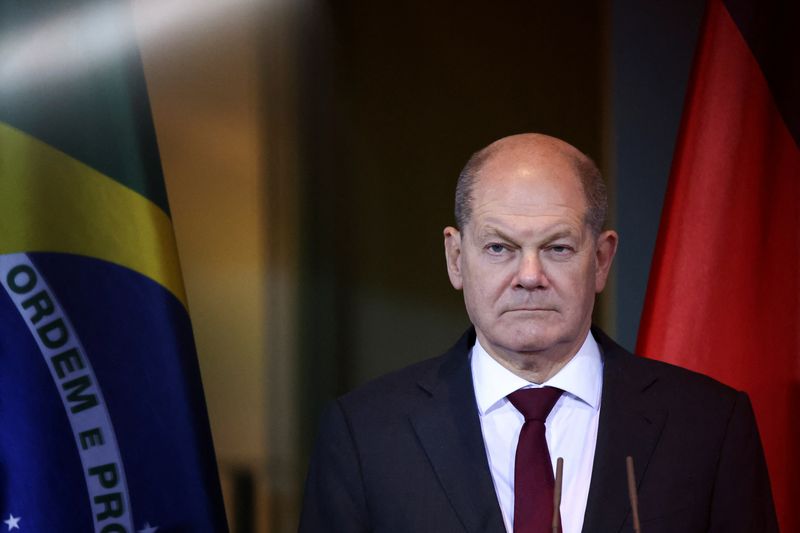 &copy; Reuters. German Chancellor Olaf Scholz looks on at a joint press conference with Brazil's President Luiz Inacio Lula da Silva (not pictured) during the German-Brazilian government consultations at the Chancellery in Berlin, Germany, December 4, 2023.  REUTERS/Lies