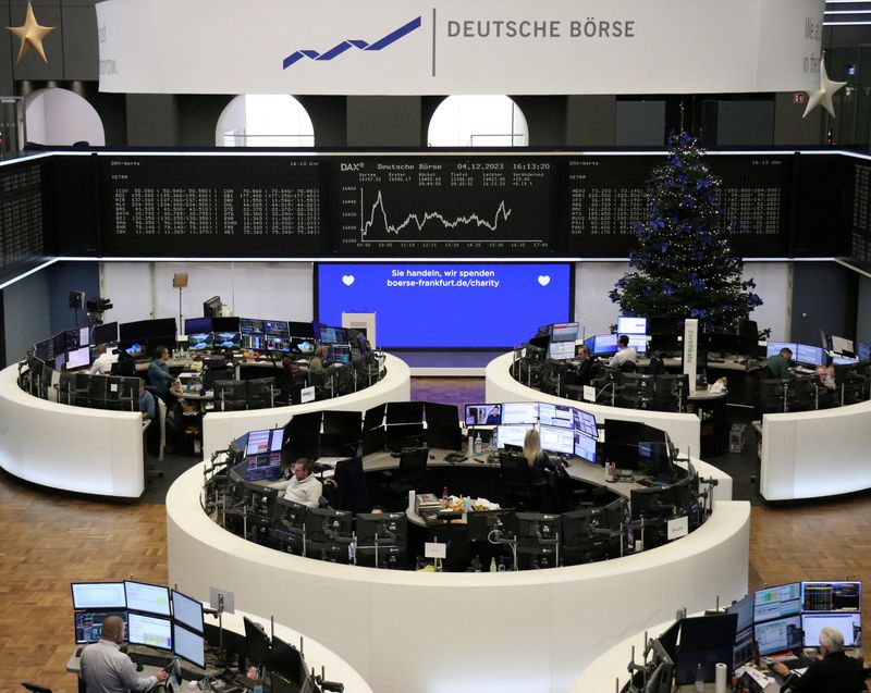 &copy; Reuters. FILE PHOTO: The German share price index DAX graph is pictured at the stock exchange in Frankfurt, Germany, December 4, 2023.    REUTERS/Staff/File Photo