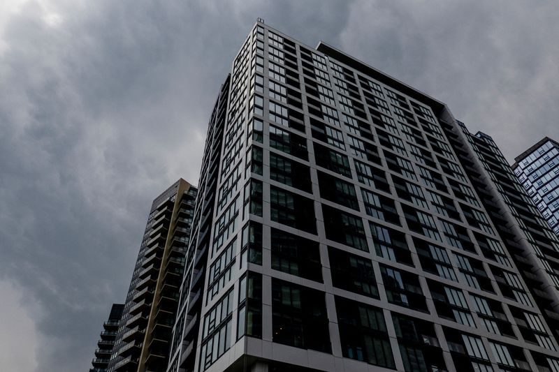 &copy; Reuters. FILE PHOTO: A view shows condo buildings in Liberty Village neighbourhood in Toronto, Ontario, Canada July 13, 2022.  REUTERS/Carlos Osorio/File Photo