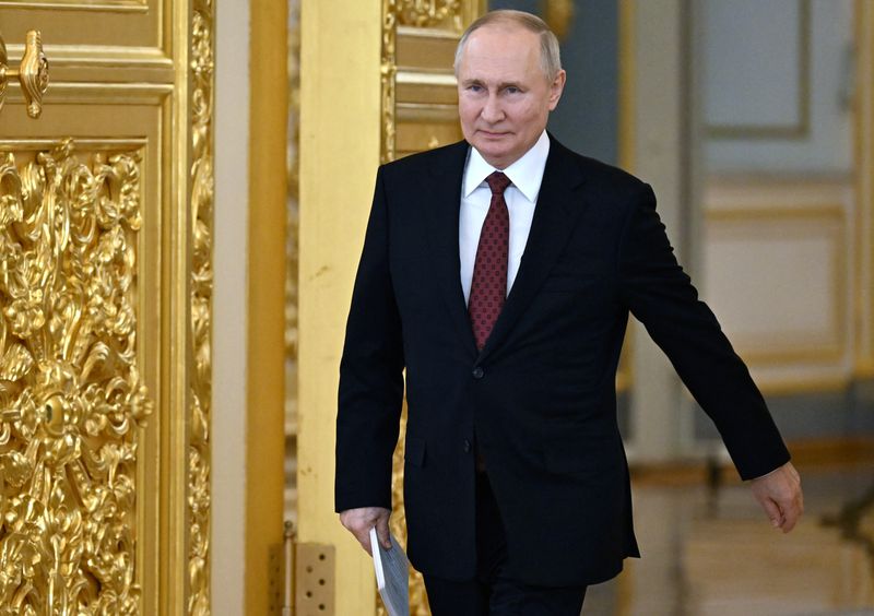 El Kremlin dice que los recortes de la OPEP+ tardarán en surtir efecto y confirma viaje de Putin