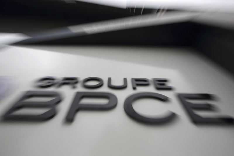 &copy; Reuters. Le logo de la banque BPCE à l'extérieur de son siège à Paris. /Photo d'archives/REUTERS/Philippe Wojazer