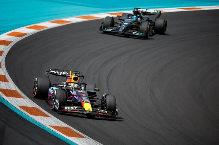&copy; Reuters. FOTO DE ARCHIVO. Max Verstappen de Red Bull en acción durante el Gran Premio de Miami de la Fórmula 1, en el Autódromo Internacional de Miami, Miami, Florida, EEUU - Mayo 7, 2023 REUTERS/Marco Bello