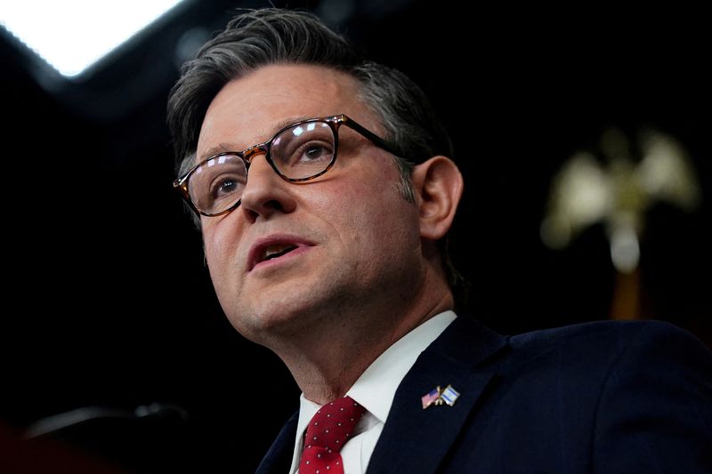 © Reuters. FILE PHOTO: U.S. House Speaker Mike Johnson (R-LA) speaks during a press conference on Capitol Hill in Washington, U.S., November 14, 2023. REUTERS/Elizabeth Frantz/File Photo