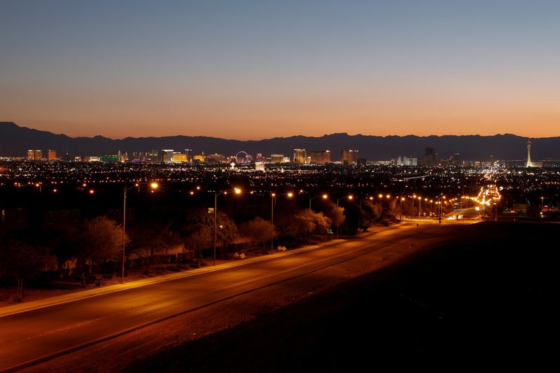 © Reuters. FILE PHOTO: A general view of Las Vegas, Nevada, U.S., August 26, 2018. Picture taken August 26, 2018.  REUTERS/Mike Blake/File Photo