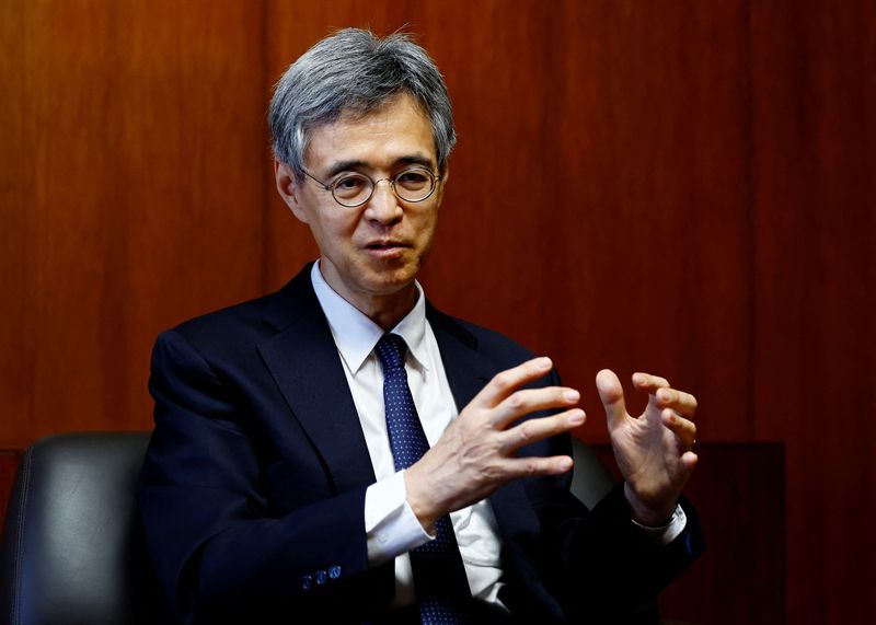 &copy; Reuters. FILE PHOTO: Bank of Japan Deputy Governor Ryozo Himino speaks during an interview with Reuters in Tokyo, Japan, June 28, 2023. REUTERS/Kim Kyung-Hoon/File Photo