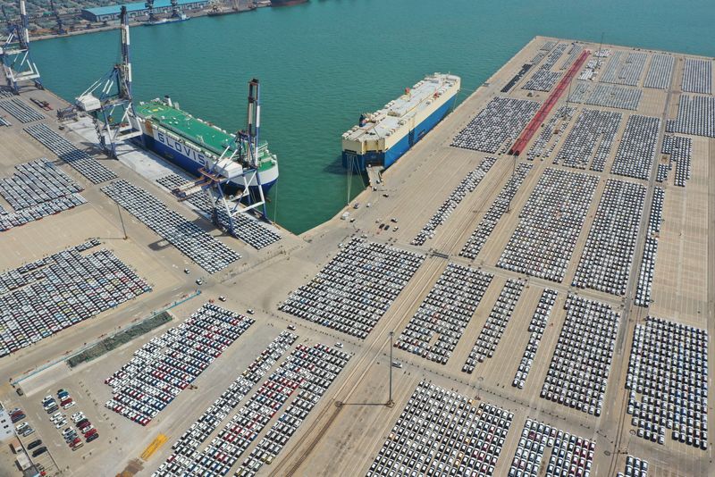 &copy; Reuters. An aerial view shows cars for export at a port in Yantai, Shandong province, China May 3, 2023. China Daily via REUTERS/File Photo