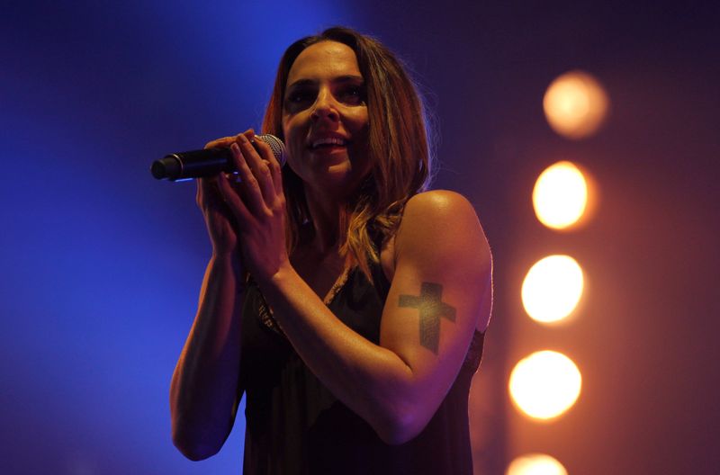 © Reuters. FILE PHOTO: Isle of Wight Festival - Isle of Wight, Britain - 10/06/2017 - Melanie C performs during the Isle of Wight festival in Seaclose Park. REUTERS/Tom Jacobs/File Photo