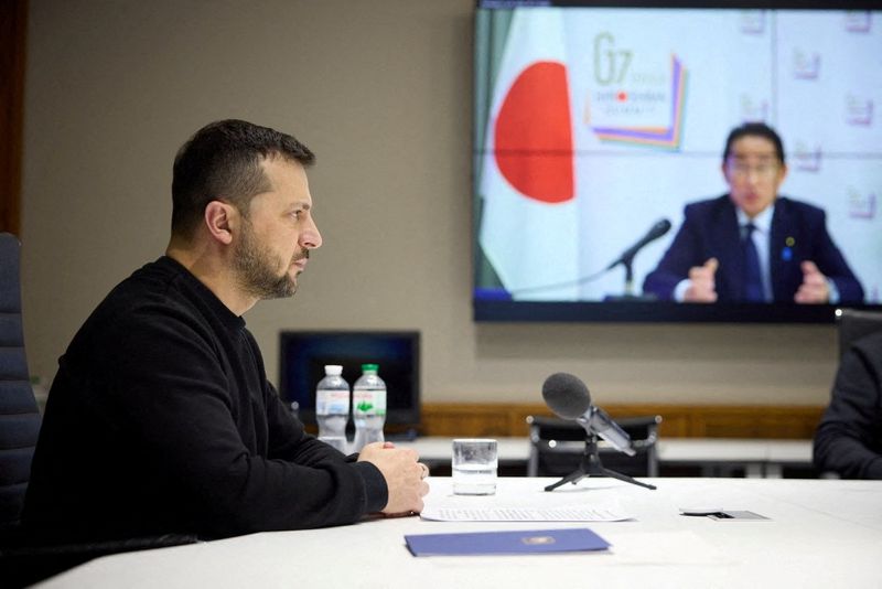 © Reuters. Ukraine's President Volodymyr Zelenskiy attends a video conference with G7 Leaders', amid Russia's attack on Ukraine, in Kyiv, Ukraine December 6, 2023. Ukrainian Presidential Press Service/Handout via REUTERS 