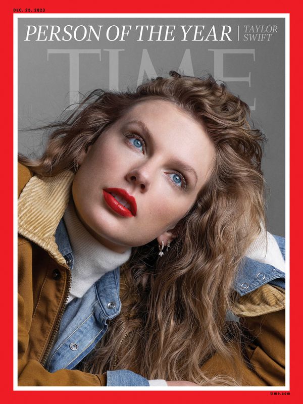 &copy; Reuters. Taylor Swift na capa da edição "Personalidade do Ano" da revista Time, em imagem de divulgada em 06/12/2023
Fotos de Inez and Vinoodh para a TIME/Divulgação via REUTERS