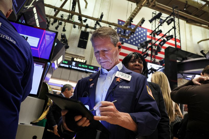 &copy; Reuters. Des traders à la Bourse de New York. /Photo prise le 6 décembre 2023/REUTERS/Brendan McDermid