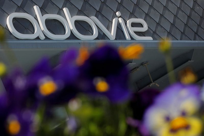 &copy; Reuters. FILE PHOTO: A sign stands outside a Abbvie facility in Cambridge, Massachusetts, U.S., May 20, 2021.    REUTERS/Brian Snyder/File Photo