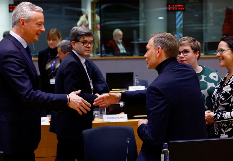 &copy; Reuters. FILE PHOTO: German Finance Minister Christian Lindner and his French counterpart Bruno Lemaire attend a European Union finance ministers meeting in Brussels, Belgium December 6, 2022.  REUTERS/Yves Herman/File Photo