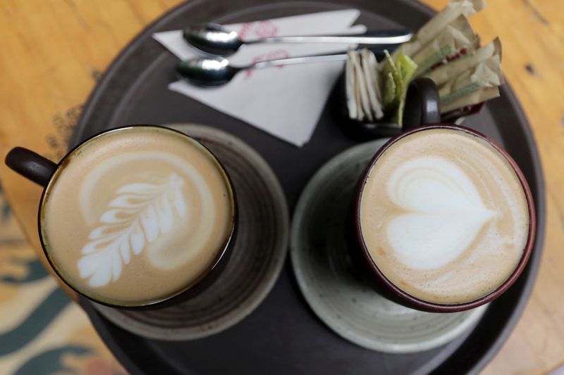 © Reuters. Cups of cappuccino are seen at a Juan Valdez store in Bogota, Colombia June 5, 2019. Picture taken June 5, 2019. REUTERS/Luisa Gonzalez/File Photo