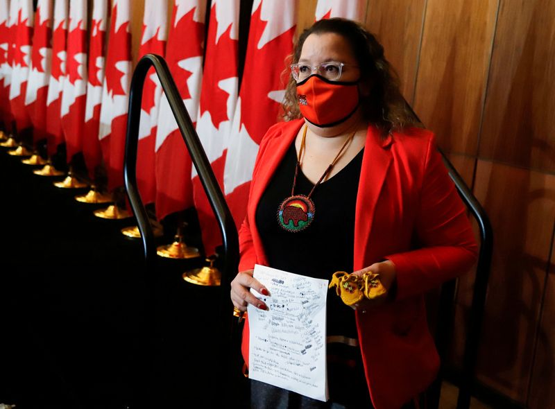 &copy; Reuters. Assembly of First Nations Regional Chief Cindy Woodhouse leaves a news conference on the negotiations related to compensation and long-term reform of First Nations Child and Family Services in Ottawa, Ontario, Canada January 4, 2022. REUTERS/Patrick Doyle
