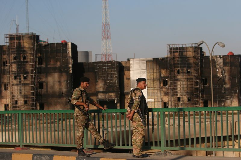 &copy; Reuters. Des membres de la police irakienne, dans la province de Maysan, au sud de Bagdad, en Irak. /Photo d'archive/REUTERS/Essam al-Sudani