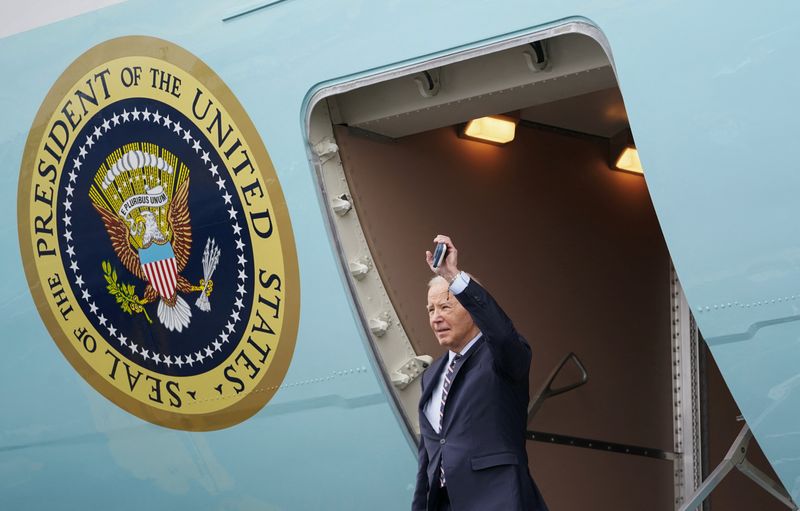 &copy; Reuters. Biden em chegada a Boston
 5/12/2023   REUTERS/Kevin Lamarque